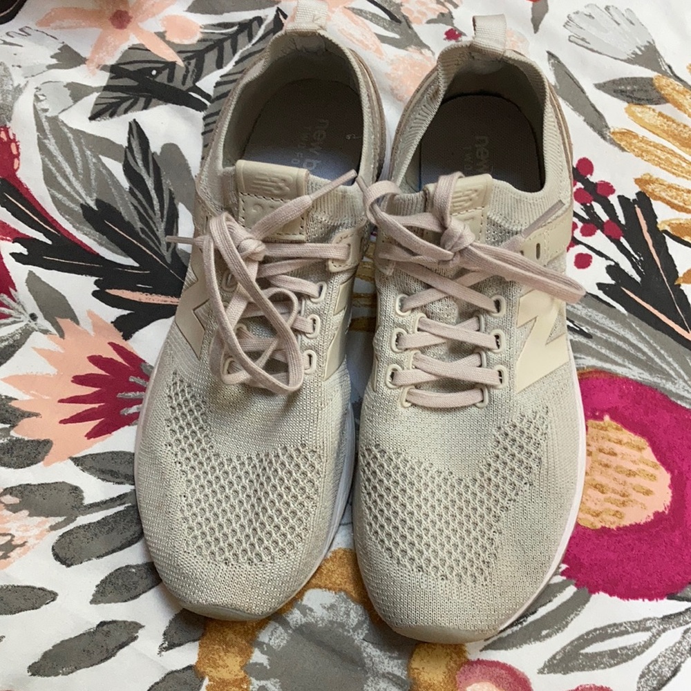 New Balance REVlite 247’s